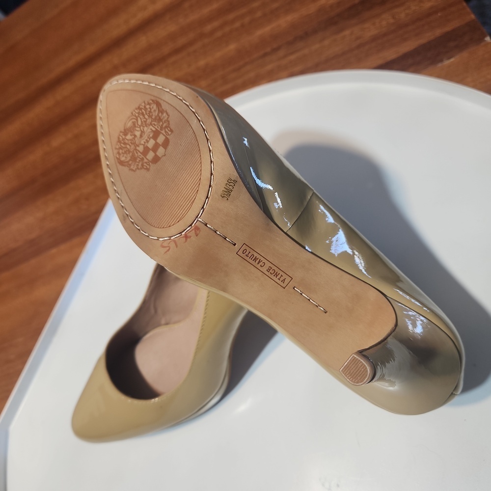 Vince Camuto nude heels size 5.5M - Picture 6 of 10